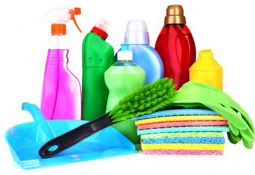 Professional end of tenancy cleaning in an Acton rental property